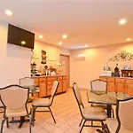 Baymont By Wyndham Chester Il 